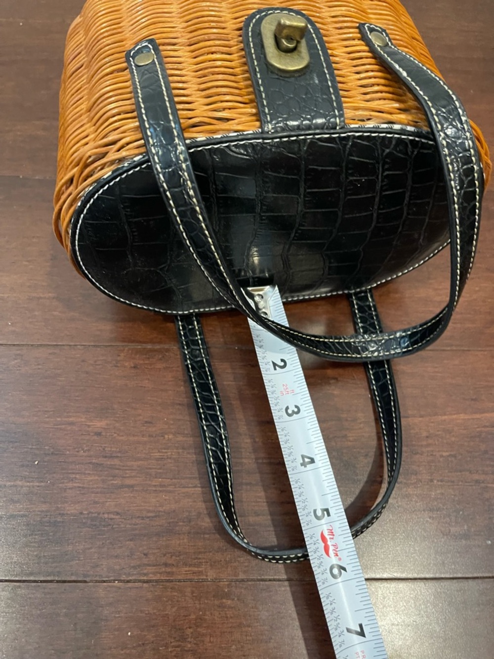 picnic style woven bag - Picture 7 of 7